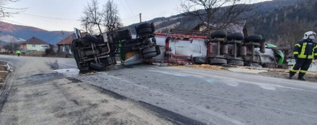 O cisternă care transporta xilen s-a răsturnat pe raza comunei Grințieș