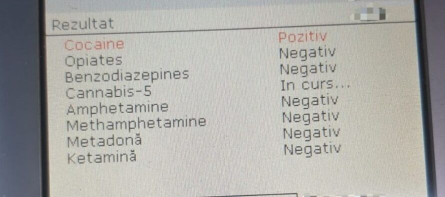 Doi bărbați și un tânăr de 18 ani prinși drogați cu cocaină în trafic