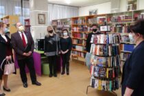 Atașatul cultural al Ambasadei SUA, în vizită la Biblioteca Județeană ”G. T. Kirileanu”