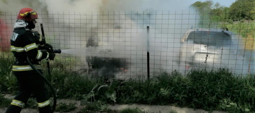 Incendiu la un parc de dezmembrări auto din Tg. Neamț