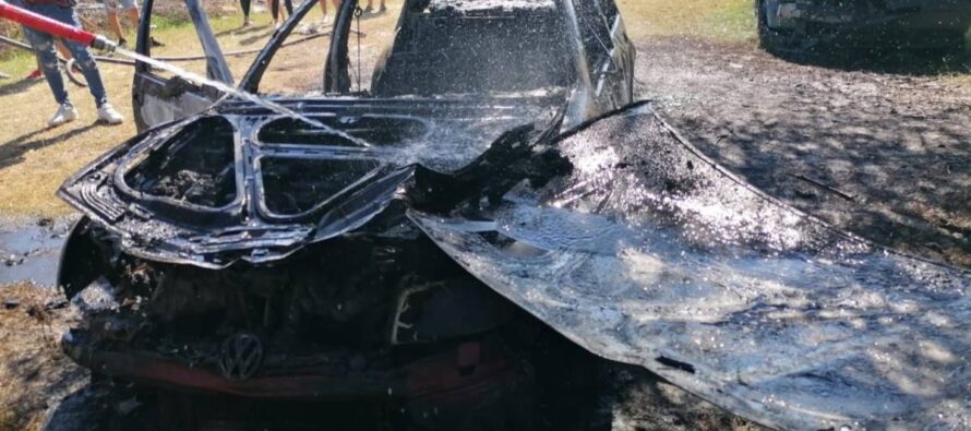 Un autoturism a ars în totalitate în comuna Pipirig