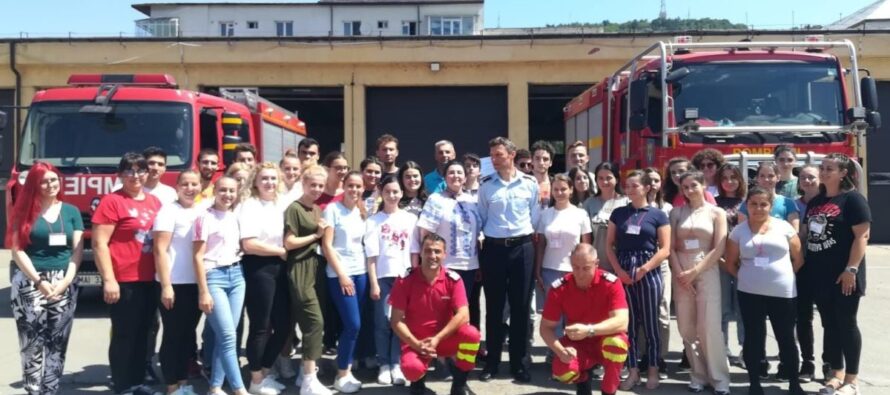 82 de voluntari au fost pregătiți și activează în cadrul ISU Neamț