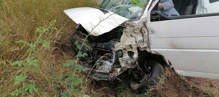 Accident rutier cu 3 autoturisme și 2 victime în localitatea Bistrița