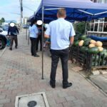 comercianti fructe si legume amendati de politistii locali (2)