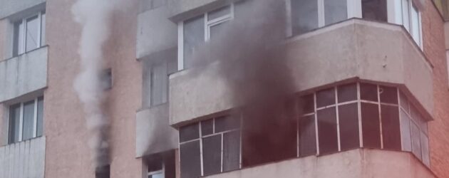 Incendiu la un bloc de locuințe din Piatra Neamț