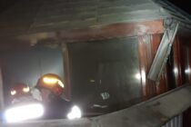 Un magazin cu produse alimentare a luat foc în comuna Agapia