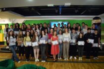 Primarul Andrei Carabelea a premiat cei mai valoroși elevi din Piatra-Neamț