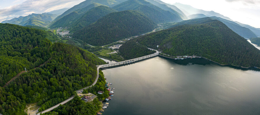 Aventura pe apă revine în inima munților la Bicaz Kayak Fest