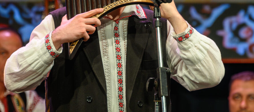 NAISTUL VIOREL PAPUC, LAUREATUL FESTIVALULUI CONCURS „FLORILE CEAHLĂULUI”!